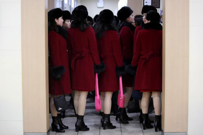 Cận cảnh nhan sắc 229 mỹ nữ thuộc đội quân sắc đẹp Triều Tiên vừa đổ bộ Hàn Quốc